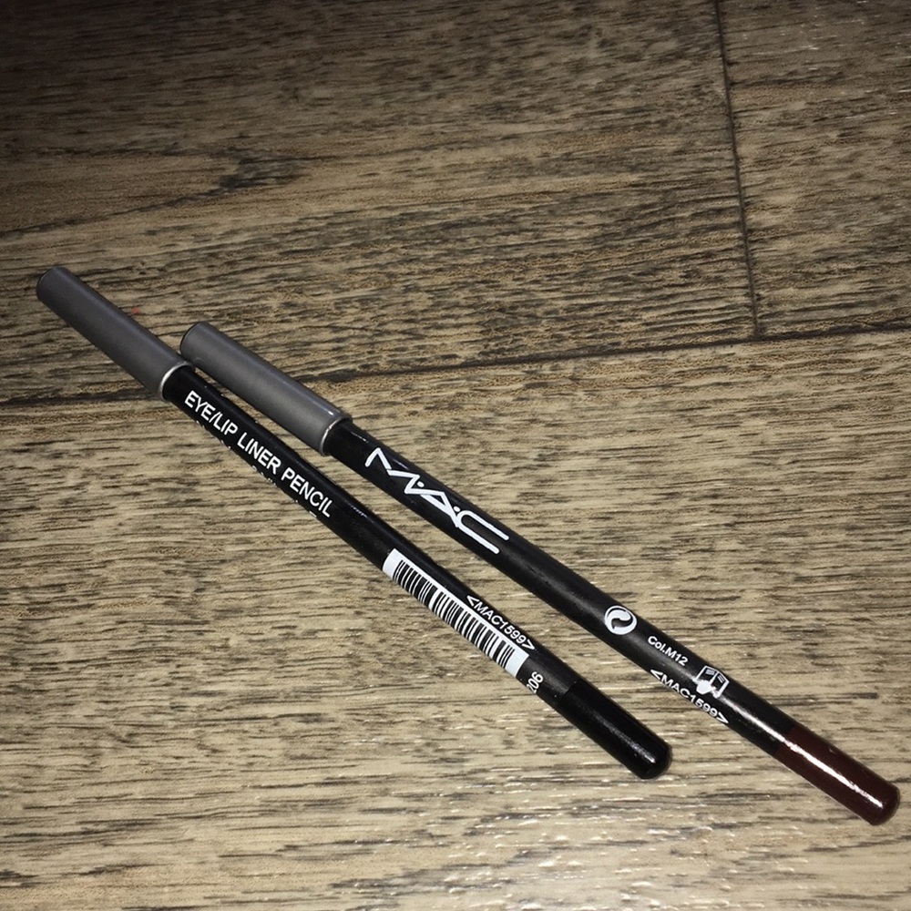 Black & brown M.A.C eye/lip pencils, new